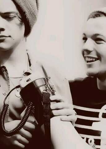Hey Beautifuls, follow @Madison_nd_Alli please! thanks your amazing (: she follows back, just ask. xx