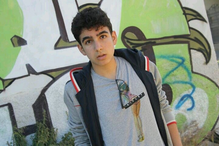 Follow me and I follow you.