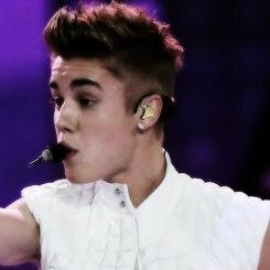 Há momentos em nossas vidas em que pessoas diram que seus sonhos nunca iram se realizar e é isso que eu digo a ela: NEVER SAY NEVER ~Since: 08/03/13~ BDP