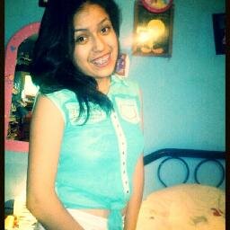 NatalyMedina13's profile picture. No busques a la pareja perfecta,mejor busca a alguien que viva perfectamente feliz con todos tus defectos...