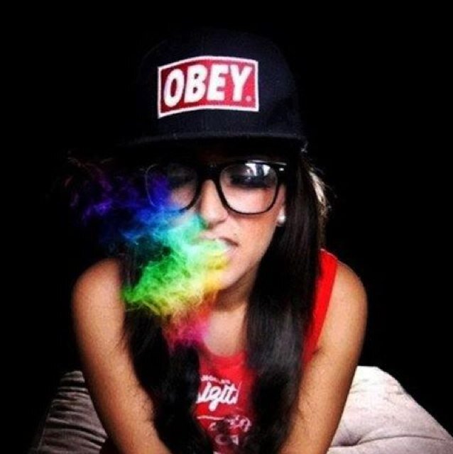 Dits pubergooi wil je gegooid woorden zeg het dan tegen me maar je moet wel volgen xx succes en help naar de 100 volgers!;)