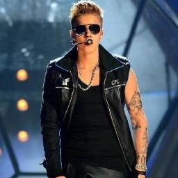he's the reason i smile and laugh every day @justinbieber my idol luv u for always belieber forever3333