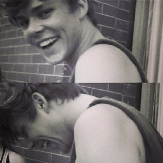 #5SOS Hiii this is my backup for @Chrisy5SOS account❤ if u follow ...remember.....u are ONE cool sexy penguin wahooooooo ✌ 3/4 + band account :-)