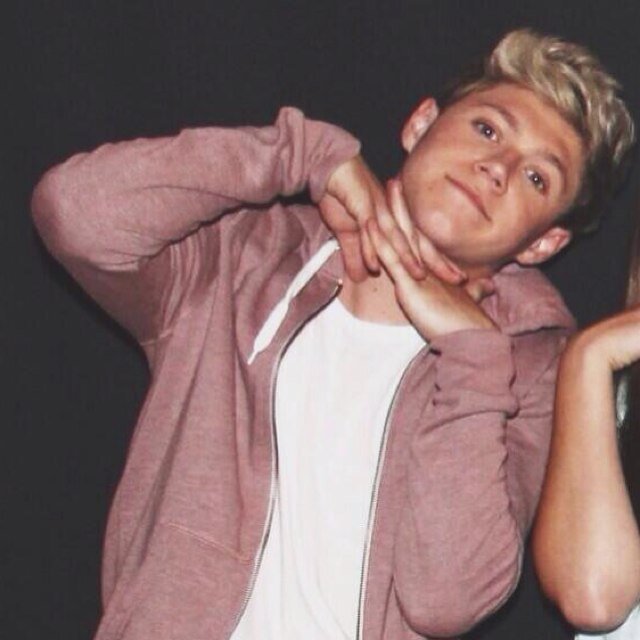 ★ @lovenialluke ★ @narryprobablyx