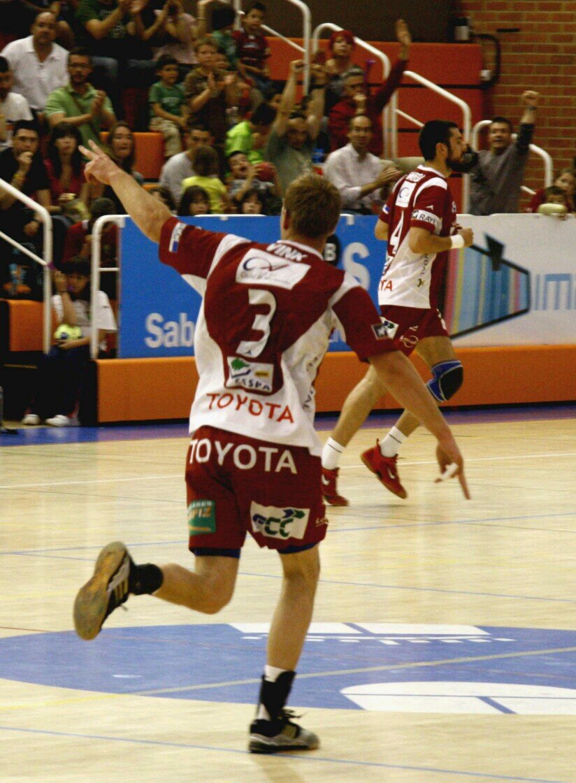 MatVink's profile picture. Met een op topsport gebaseerde ambitie bedrijven runnen, altijd in team! #extopsporter #geenzwartgat #spanjeliefhebber