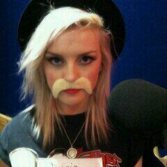 1/4 Little Mix.