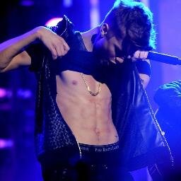 been the fan from the start been listening to him from the beginning #Belieber #justin bieber im the same kid i always was theres just a little more pressure