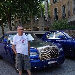 Sou uma pessoa tranquila, que procura sempre lembrar do semelhante como representante de si proprio.