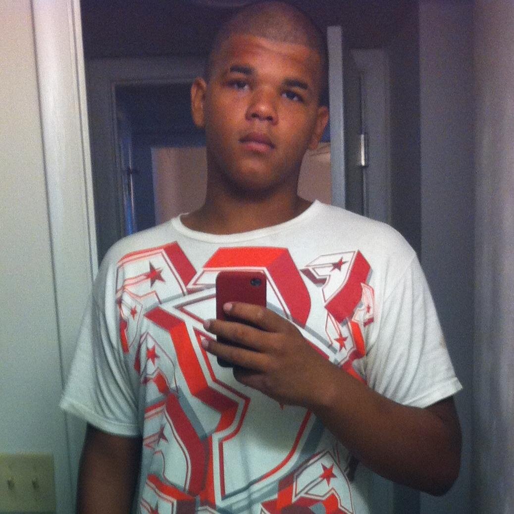 Im a weird ass nigga but cool to kick it with. Follow me and i follow you! :)