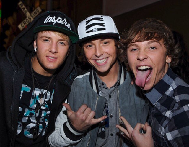 ♡ i like my surfers like i like my juice, NAKED | fan account ran by two girls whose lives were changed by these boys | dream is to meet them bc we love them ♡
