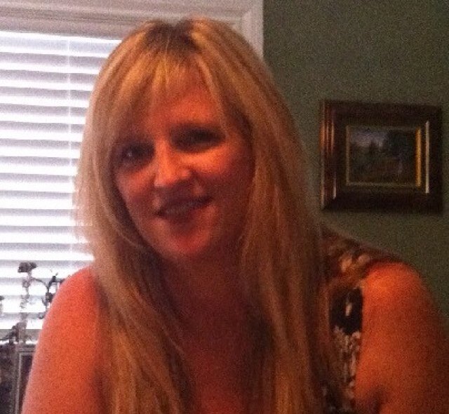 VP of Marketing at Pliops, sports fanatic, wannabe chef. Dream job... spa critic