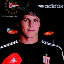 Jugador Profesional, Club Actual Estudiantes De La Plata, Numero 9, Nací El 25 De Mayo de 1991, Tengo 22 años.