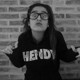 15 años. Me encanta la musica, tan bionica ooooobvio ♥                       Bailar, mi pasioon. Amo a mis amigos