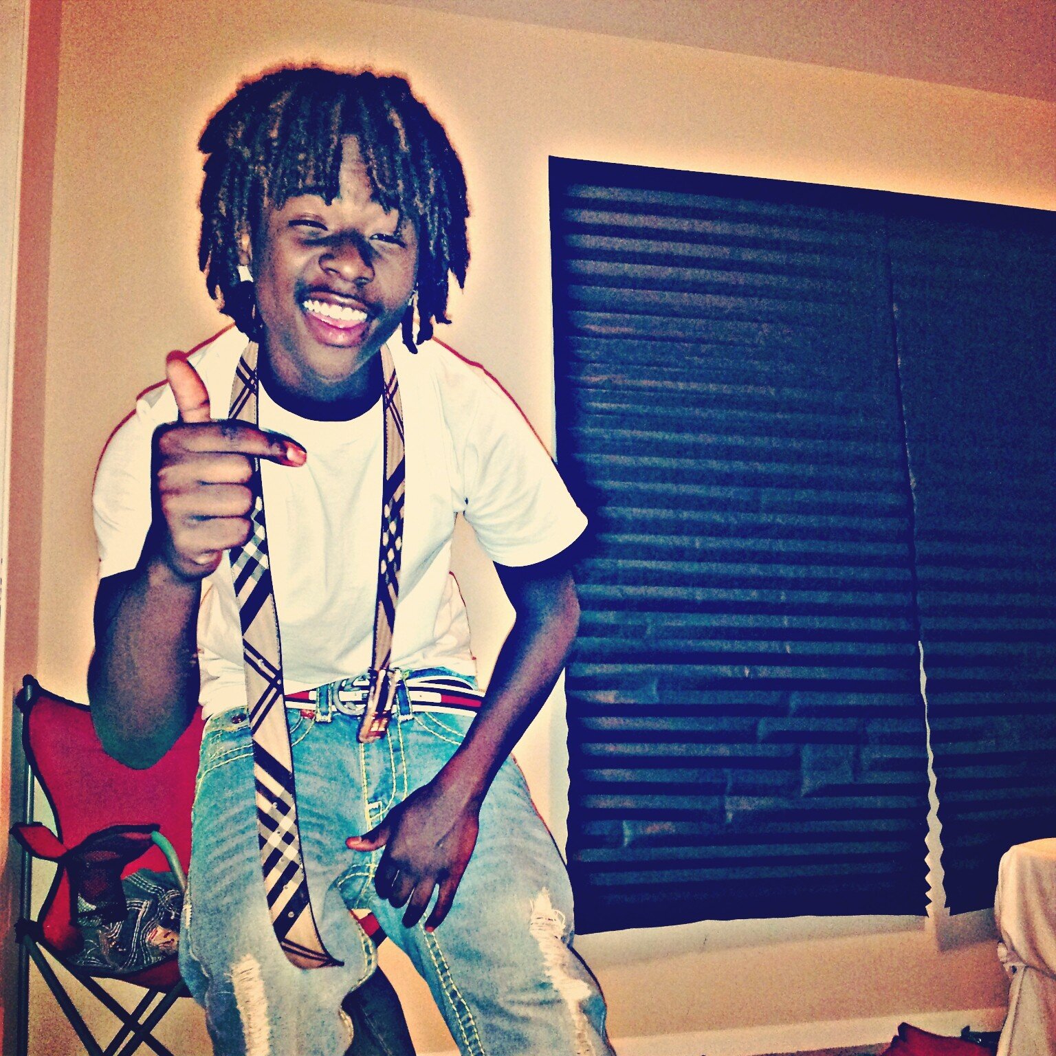 IMA REAL ASS NIGGA , N I RAPP I GOT THAT SHIT , IM FROM L-TOWN CHIRAQ , FWM N FOLLOW ME IMA FOLLOW BACK !!