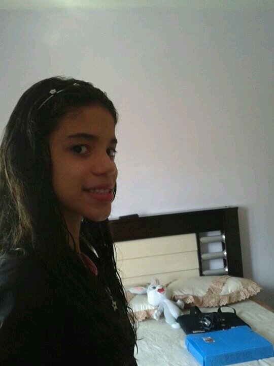 tenho 13 anos e só muito feliz.eu amo musica,dançar,cantar, e eu amo o @mcgui_oficial