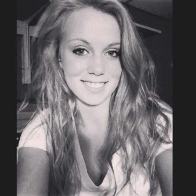 I am who I am. I'm pretty normal. I'm not perfect. I run into things, I trip, I spill food, I say stupid things. But thats just me ♥ text me- 6069237815 . #asap