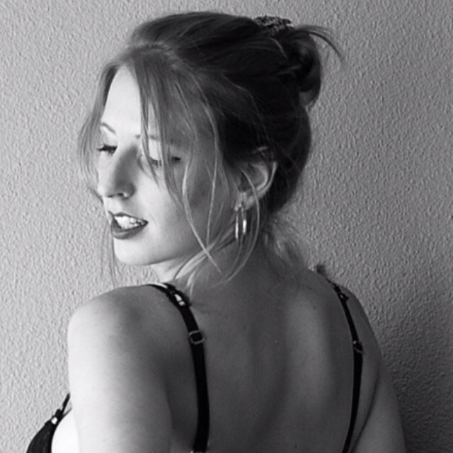 Courtne10459966's profile picture. Freelance Model