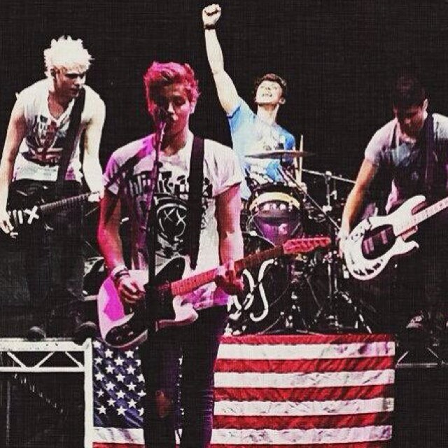 5SOS ASHTON/4 @10:38 PM 7/23/13  ❤❤❤ #5SOSFAM