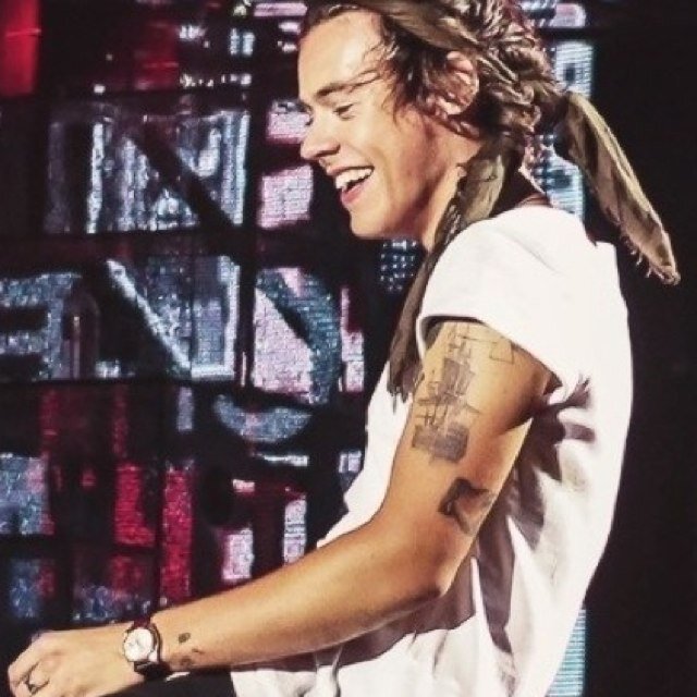 1D__kuwait's profile picture. Too many FANDOMS to even keep on track ✌