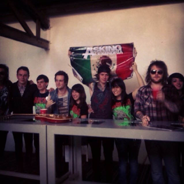 Somos el Street team oficial de Asking Alexandria en México, RECONOCIDOS POR LA BANDA ♥
We love this band, what about you?
