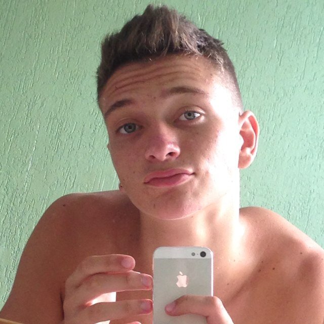 Ou me quer e vem, ou não me quer e não vem. Mas me diga logo pra que eu possa desocupar o coração.