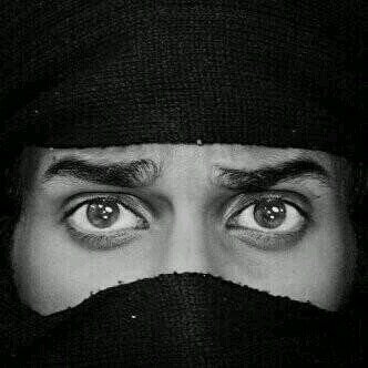 لقَد حَررّني اللَّه ، فَليس لأِحدٍ ان يَأسِرني * اِن رحلتُ فَجأة دَثروني بِجوامع الدُعاء .