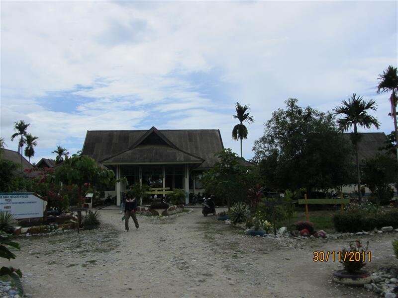 Merupakan salah satu SMA favorit di SULTRA,berdiri sejak tahun 1996 NPSN:40402182