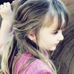 معنديش بيو عدل احطهولك ...بس ممكن تبص للتويتات عجبتك اعمل فولو ^_^ معجبتكش ياريت تعمل فولو برضو :)