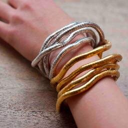 AfriDiva empowers designer and creatives from Africa in entrepreneurship and shares selected itemes with the international market. http://t.co/rBkWdYOOls