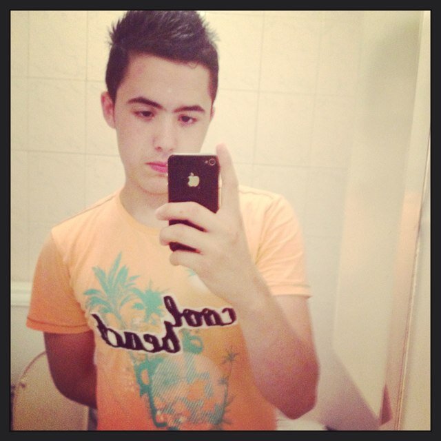 |16y/o |Only Allah Can Judge Me| | fan van Mackelemore , Justin bieber & drake |