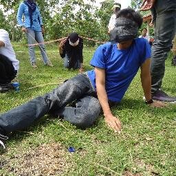 positif thinking,,, terus tatap masadepan,,
,, masalalu adalah sejarah,, 
tetap senyum apapun itu,, !! 
  ( :) )