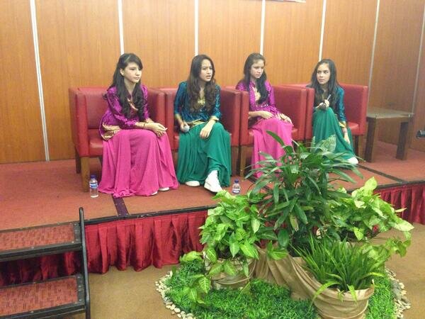 1st Fanbase @WINXS_GB from Singkawang-West Borneo. Resmi by @BellaaCevers @CassieversOFC @Casscassievers. followed by @BellaaCevers. Followback? Check Fav