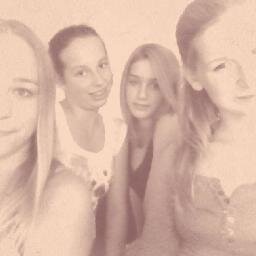At3b ~ love @FleurSteijns @_maaikexyara_ @julieschipper ~ ♥ ~ hvm B1