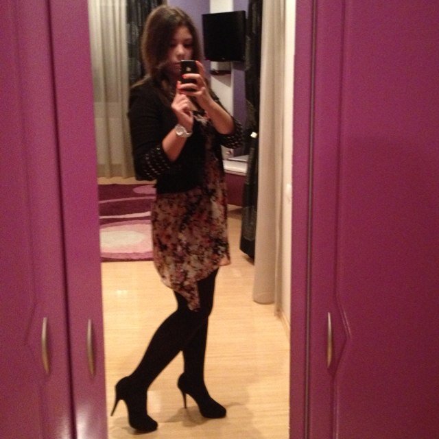 roxannavasile's profile picture. My bio? That's for me to know and for you to...dot dot dot.  i'm #TeamKlaus and i love @iansomerhalder, @JosephMorgan and @paulwesley