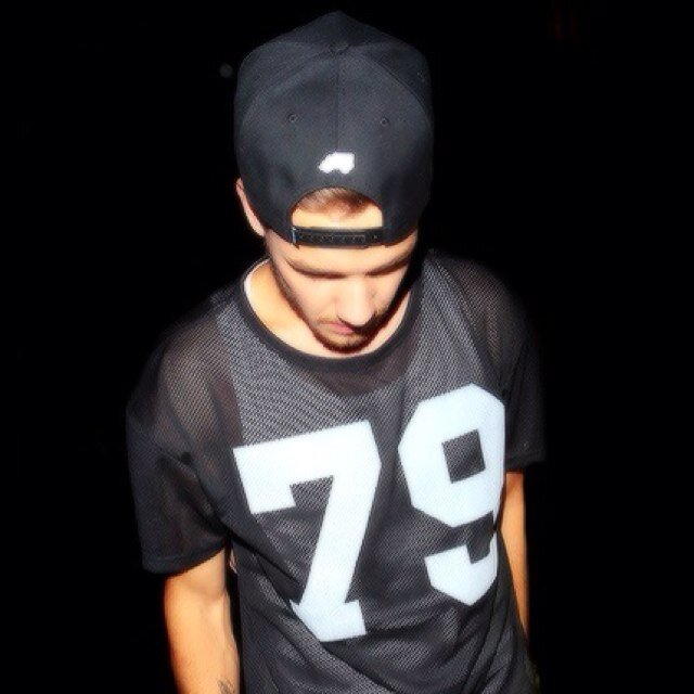 FOLLOW @ayynialll and ask for a follow back