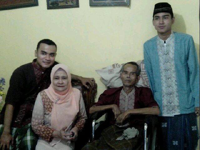 Buktikan kepada Alm. Bapak & Ibu {}