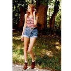 Aqui os pondre moda diferente: moda vintage, moda hipster, moda pin up, ETC... Si quereis que suba fotos de alguna moda que os guste decirmelo!