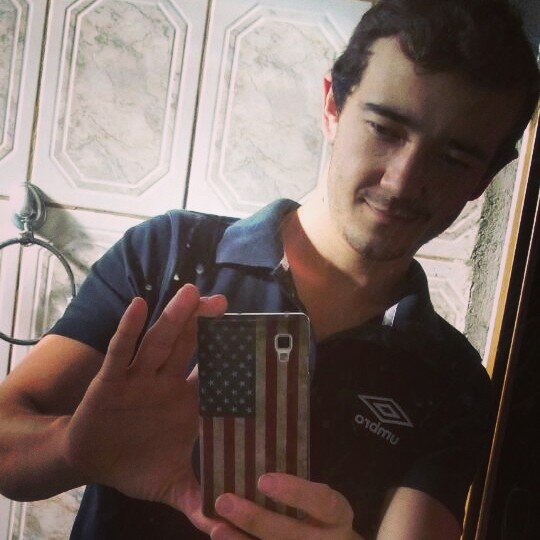 Verdadeiro, complicado, mal-humorado e violento (8''