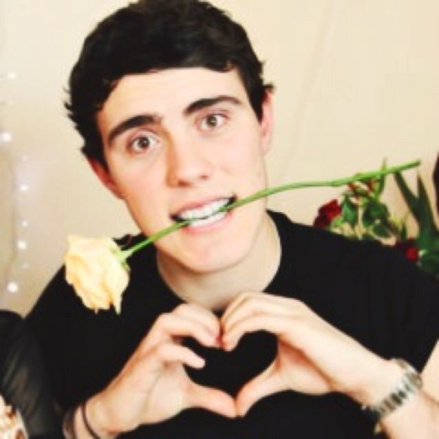 Alfie Deyes | Youtuber | British | Married | Zoe, Perrie, Demi, and best of all... MARZIA! | I LOVE Alfie, he's mine. Love you, Alf. -Marzia❤