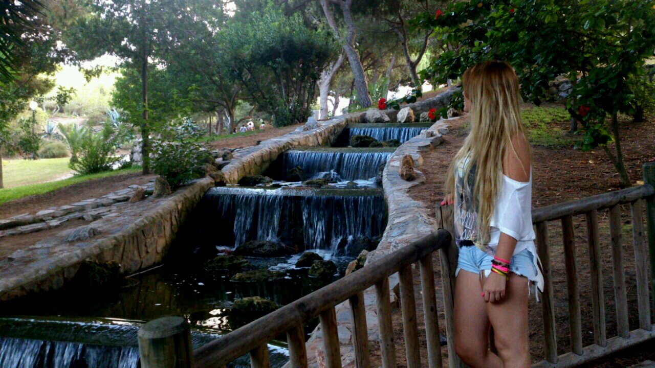 EstherMonotiti's profile picture. (MUSE♥EMINEM) Solo me queda esperar que llegue la primavera, que no acaba de llegar..