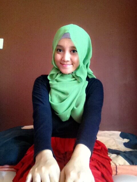 cindelalla's profile picture. Arsitektur 2009 ~ IG: like twitter username,cindelalla ~ line: fadhila.annisa ~ hanya dr belembar kertas bisa disulap jadi pernik yg biasa dipake #recycle