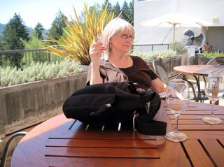 flashylou's profile picture. 