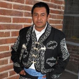 Músico, artesano, luchando por ser una esperanza que espera