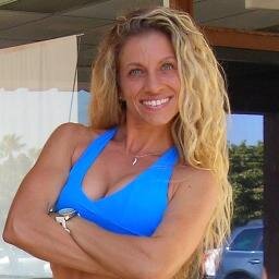 I Coach women over 40 to lose weight, feel amazing and take 10 years off their face.
