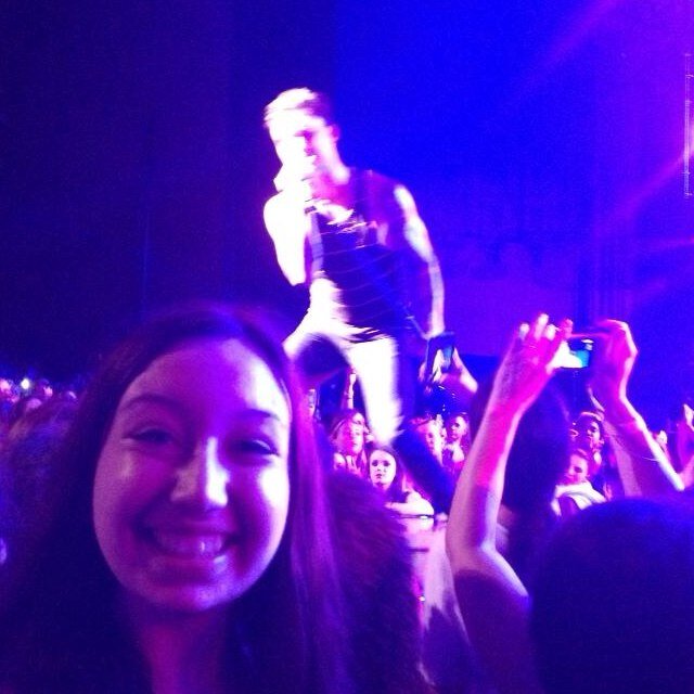 man i just really love maroon 5 Adam hugged the tiger i threw him, i hugged that tiger too.. Adam talked to me. Best night of my life 8.30.13 live from the pit.