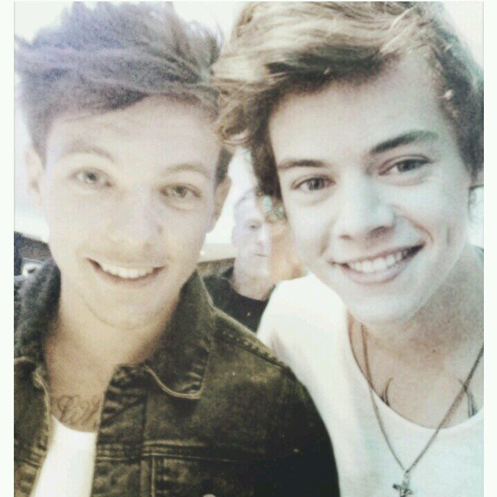 forbidden_bs's profile picture. ♡ Larry is real ♡ forbiddenbullshit on ig ♡ don't hate me bc you can't get Harry's D