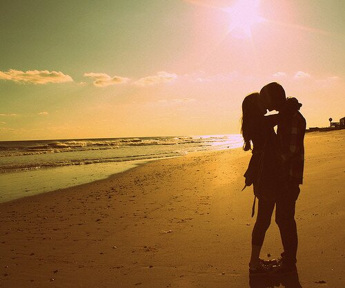 #TeamFollowBack I'm just a guy tweeting about what real relationships are made of. That's it.