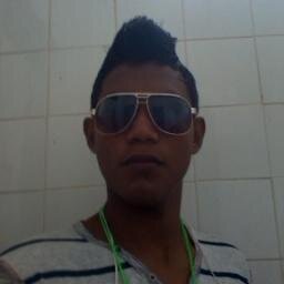 Deus te fez do jeito que você É, Não tente mudar para agradar os outros....sigo de volta.. whats  97 91626705