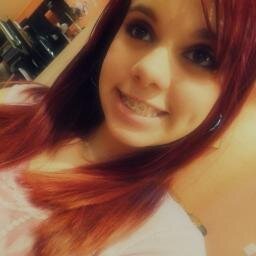 blogueira, chocólatra, twitteira, amiga, capricorniana, engraçada ee só do #Cassiu , pra saber mais ér só seguir *-*