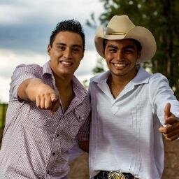 uma dupla apaixonada por moda sertaneja - grande sucesso em Araraquara e região...